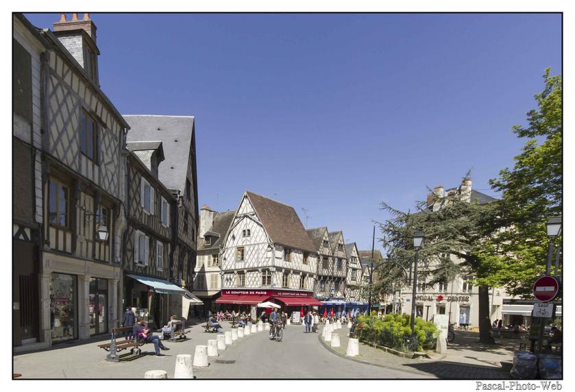 #Pascal-Photo-Web #Ville #medieval #Bourges #Paysage #cher #France #patrimoine #touristique #centre-val-de-loire #18