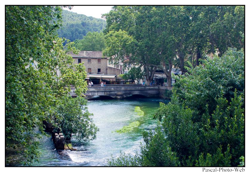 #Pascal-Photo-Web #Village #medieval #Paysage #84 #Vaucluse #France #provence #patrimoine #touristique #fontaine-de-vaucluse